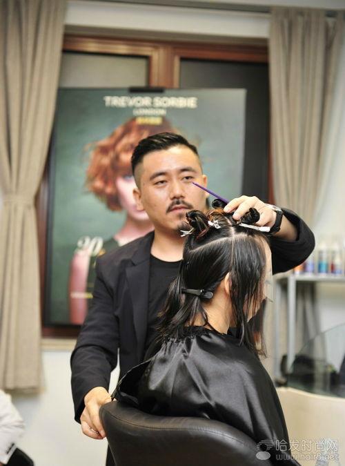 女发型师热门话题图片,女发型师热门话题图片解析