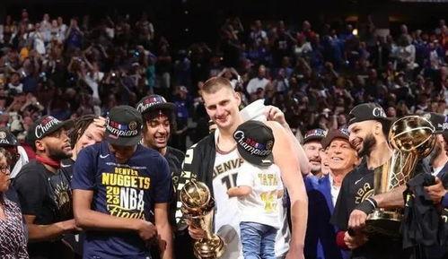 有关篮球的热门话题英文,Breaking News: The Latest Buzz in Basketball World!
