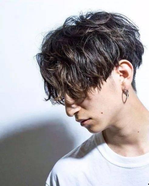 男生发型热门话题搞笑,男生发型热门话题笑料连连