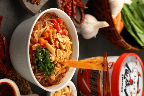 非油炸酸辣粉热门话题,健康潮流下的美食新宠
