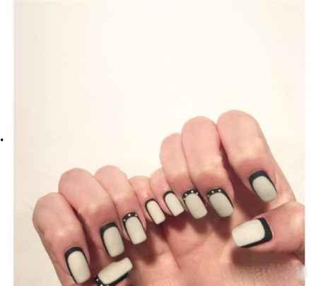 冬日美甲热门话题图片,时尚指尖，温暖一冬