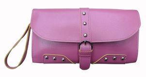 时尚单肩包热门话题英语,Top Trends in Fashion: Exploring the Hottest Shoulder Bag Styles