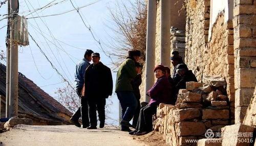 企石东山村老头热门话题,揭秘热门话题背后的故事